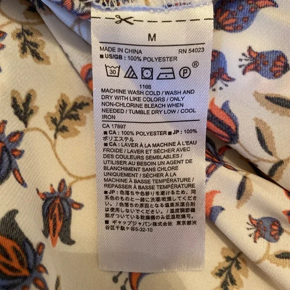 Banana Republic V-Neck Long Sleeve Top - Picture 5 of 6